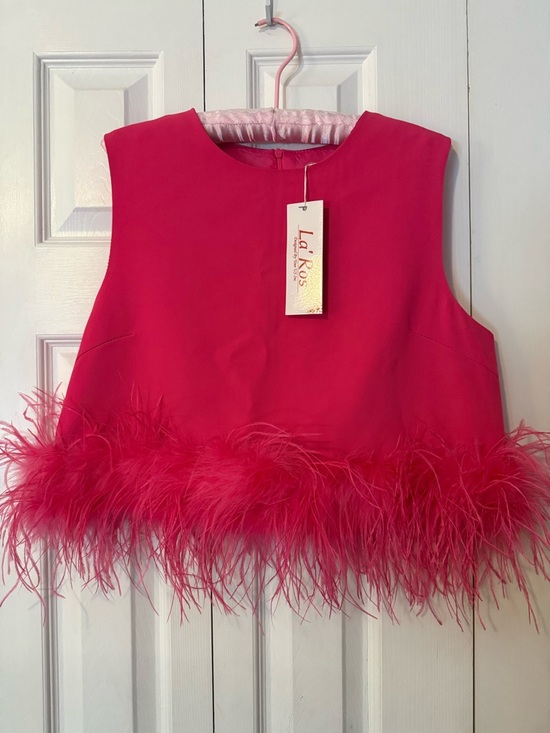 Tops - La’Ros Pink Feather Trim Crop Top NWT size large